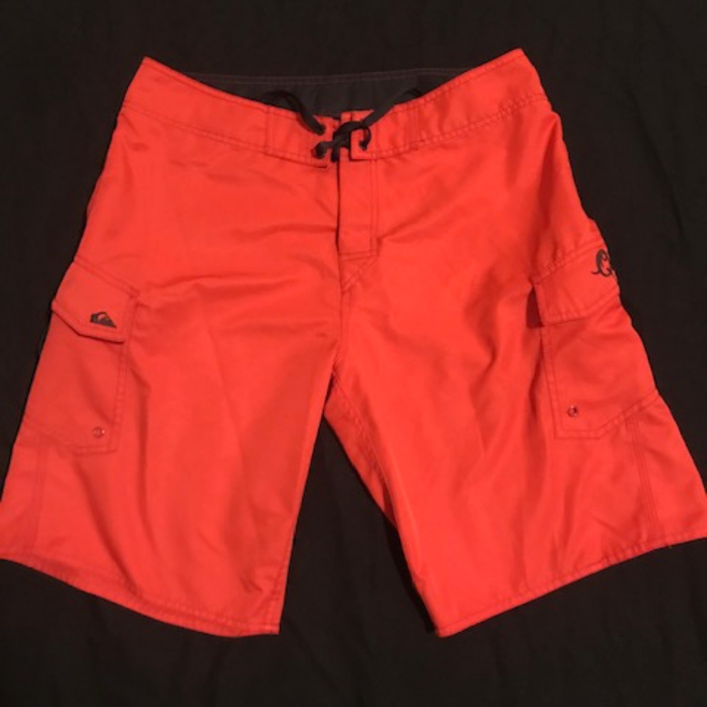 Quicksilver Men's Boardshoarts size 32